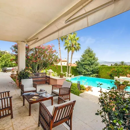Sleeps 8 Pool Air Con Wifi *