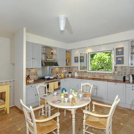 Sleeps 8 Pool Air Con Wifi Villa *