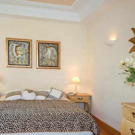 Villa Sleeps 8 Pool Air Con Wifi Antibes