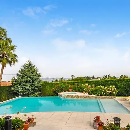 Villa Sleeps 8 Pool Air Con Wifi *